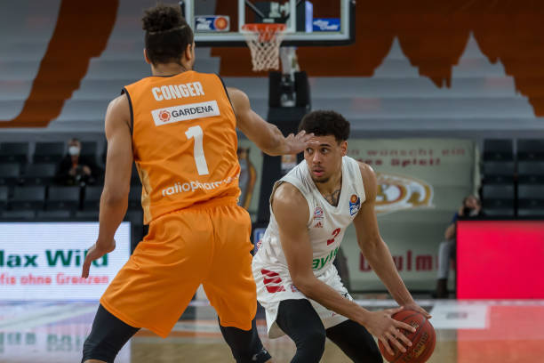 阵容不变 阵容不变